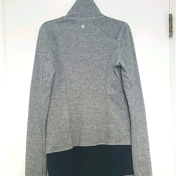 Lululemon Asana Herringbone print zip up gray & black jacket women's size 4 - Picture 3 of 6